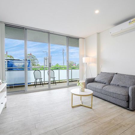 Liverpool Adorable 2Br Apt With Free Parking Warwick Farm Bagian luar foto